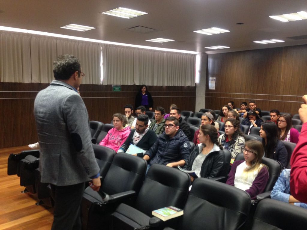 TOUR DE CINE CUALTOS