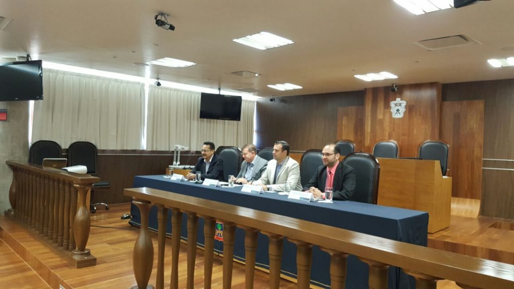 TOUR DE CINE CUALTOS