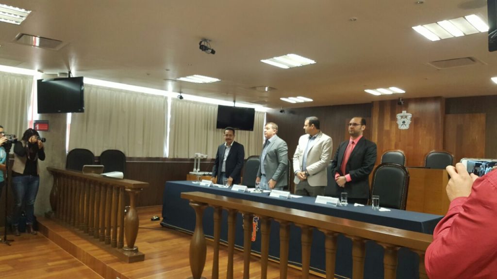 TOUR DE CINE CUALTOS