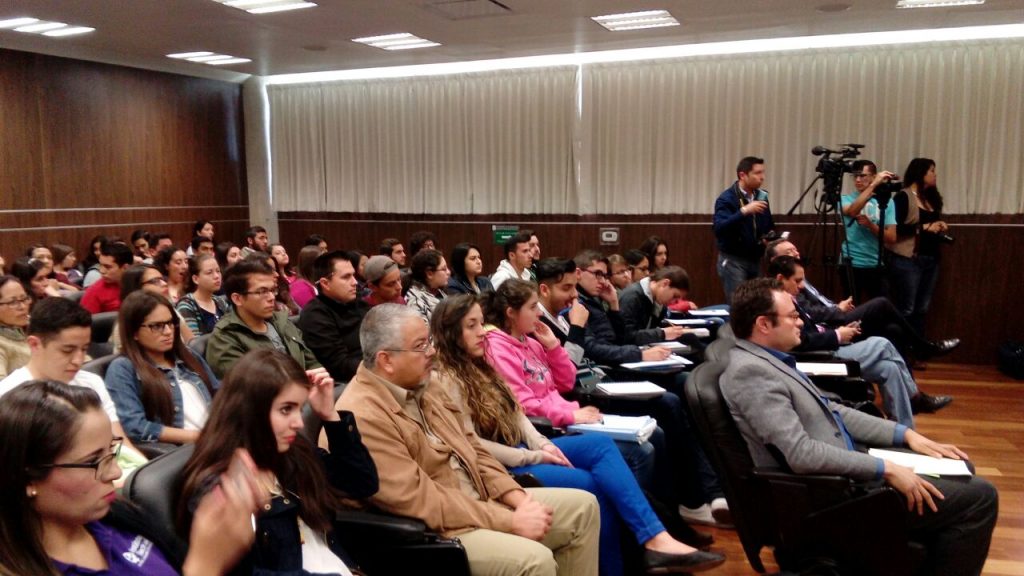 TOUR DE CINE CUALTOS