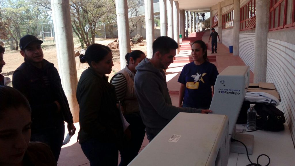 TOUR DE CINE CUALTOS