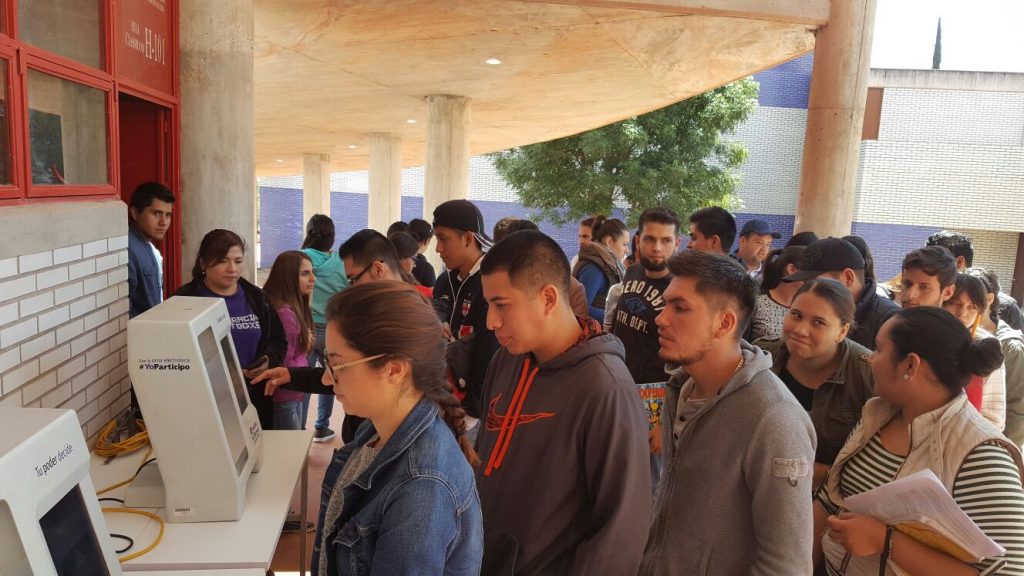 TOUR DE CINE CUALTOS