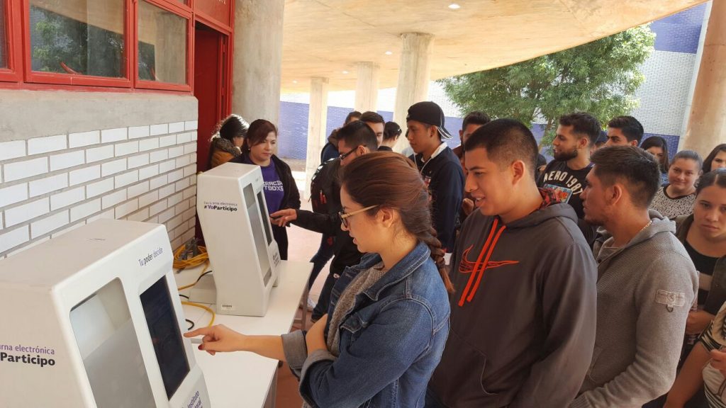 TOUR DE CINE CUALTOS