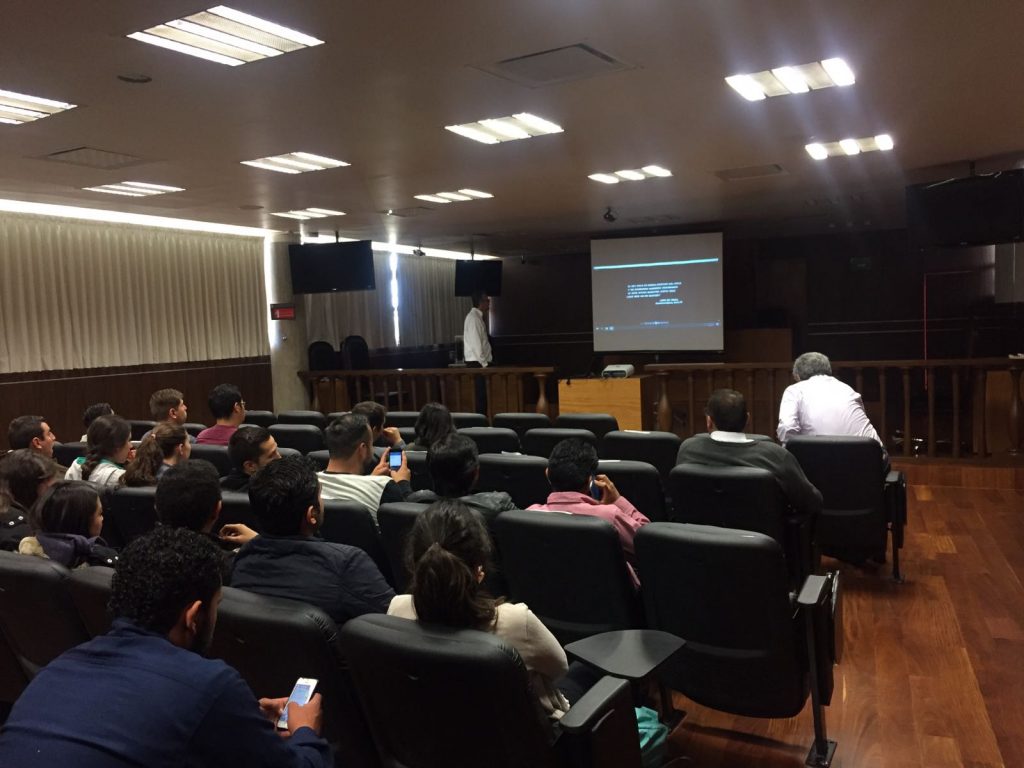 TOUR DE CINE CUALTOS