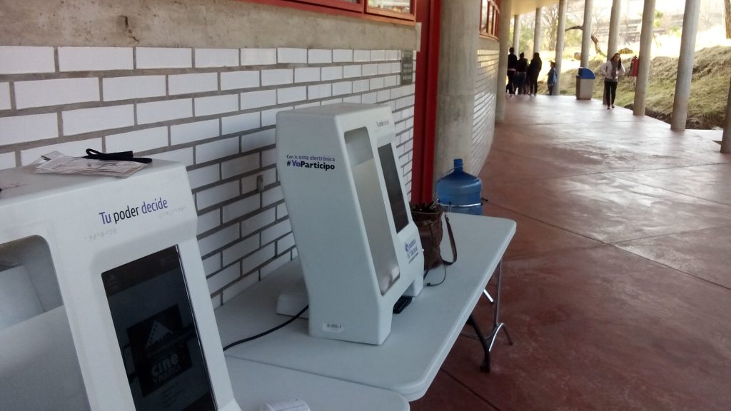 TOUR DE CINE CUALTOS