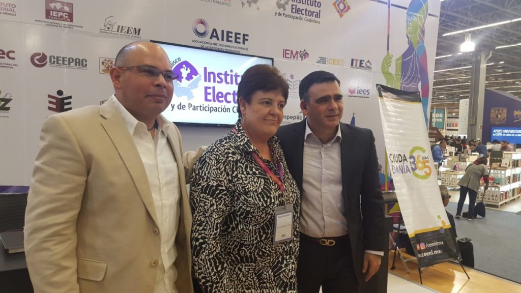 Estand IEPC Jalisco en FIL 2017